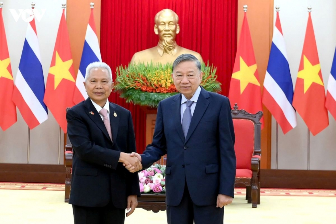 Vietnamese Party General Secretary and State President To Lam (R) receives Thai National Assembly President Sophon Zaram in Hanoi on August 7