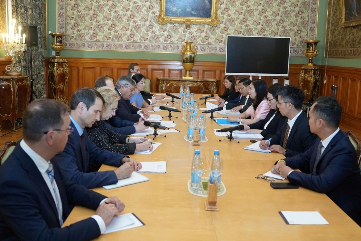 Vietnamese Deputy Foreign Minister Le Thi Thu Hang and Russian Deputy Foreign Minister Andrey Rudenko co-chair Vietnam-Russia Deputy Foreign Ministerial-level Political Consultations in Moscow on August 21