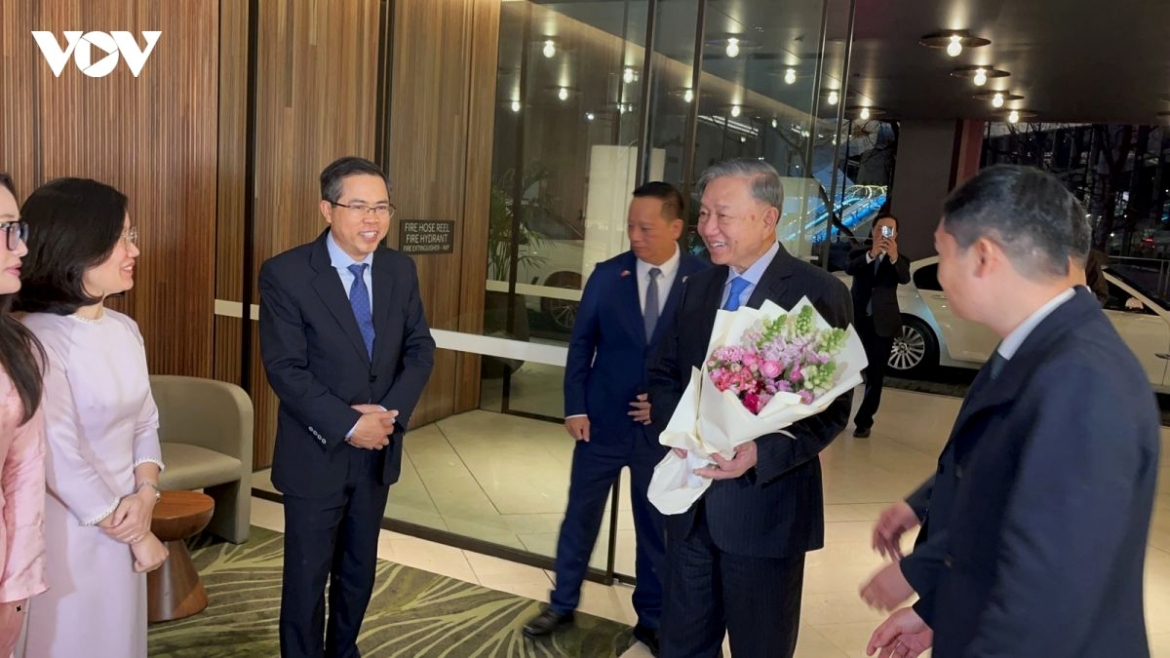 Vietnamese Ambassador to Australia Pham Hung Tam and embassy staff welcome Party General Secretary and State President To Lam and his entourage on a four-day state visit to Australia
