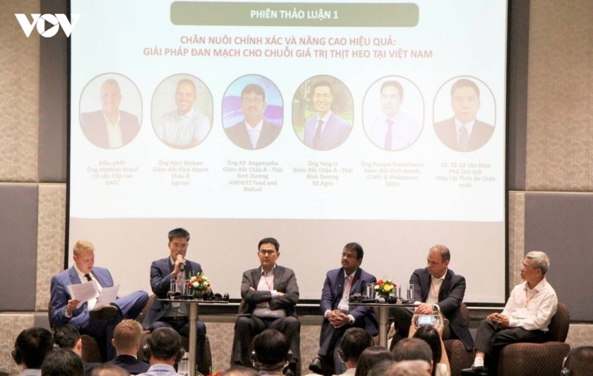  The discussion session at the seminar