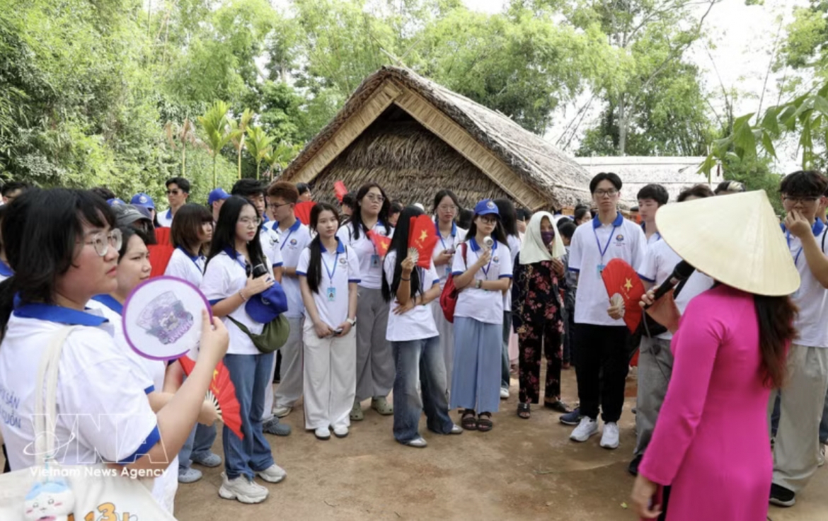 Young OVs visit Kim Lien special national relic site in Nghe An province, as part of the Vietnam Summer Camp 2026