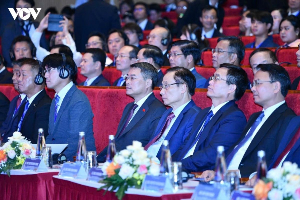 Prime Minister Le Minh Hung attends the 2026 Vietnam - Japan Local Cooperation Forum in Hue City on September 6, 2026