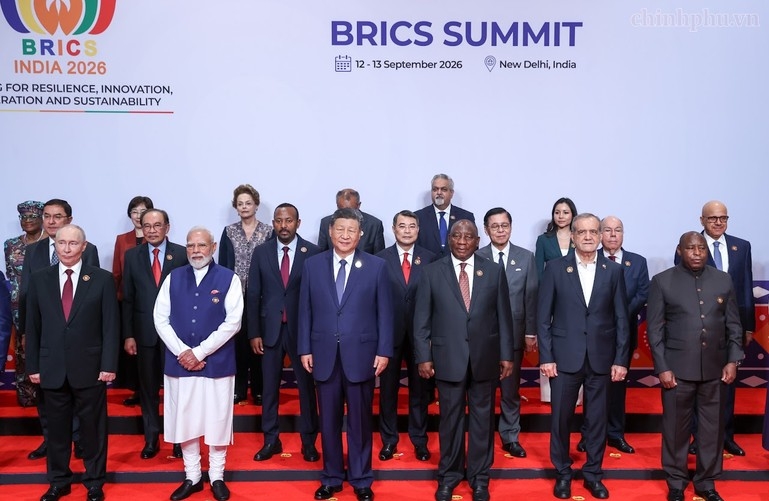 Prime Minister Le Minh Hung and other leaders at the discussion session of the 18th BRICS Summit (Photo: VGP)