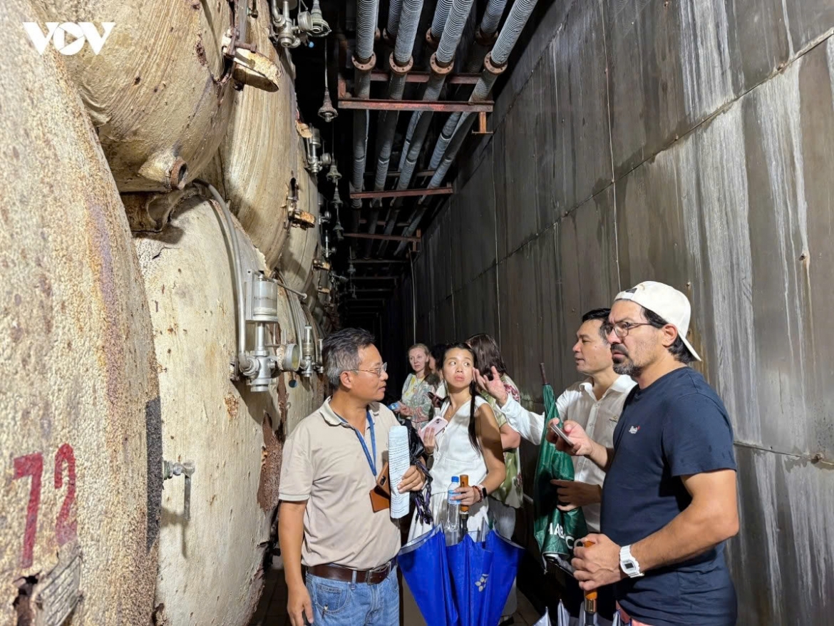 Russian tourists visit Hanoi Brewery HABECO on September 16