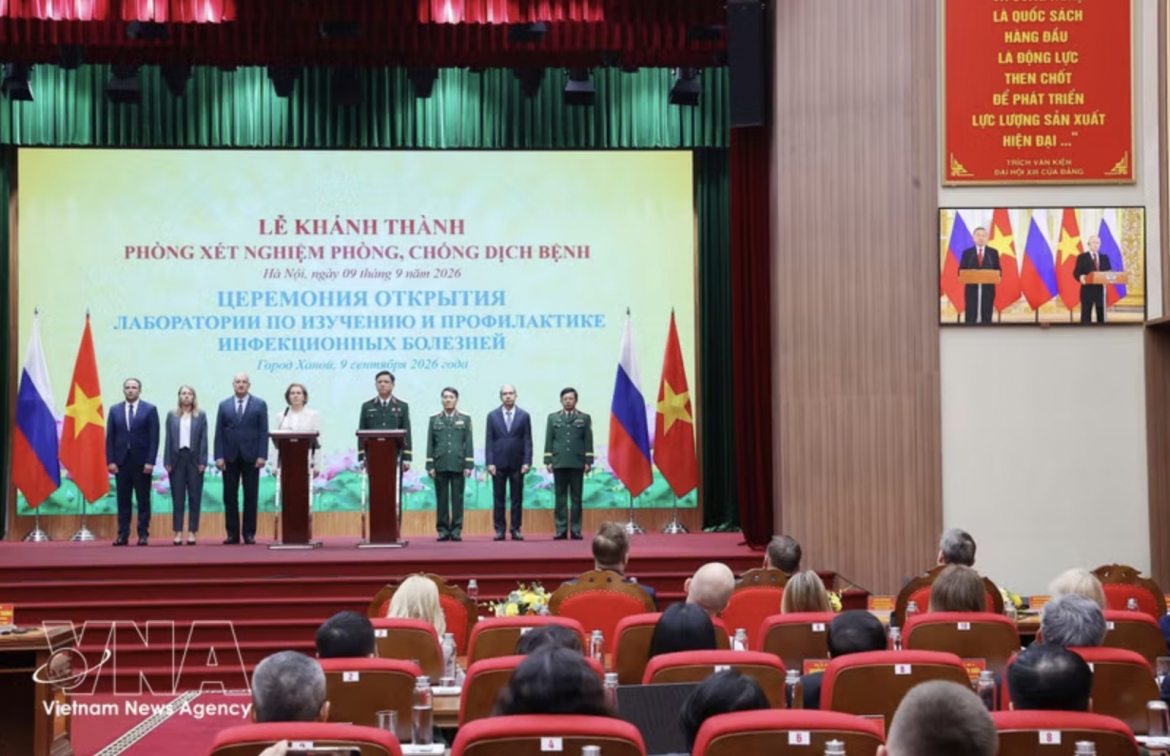General Secretary of the Communist Party of Vietnam Central Committee and President To Lam, and Russian President Vladimir Putin attend and deliver remarks online from the Russian venue. (Photo: VNA)