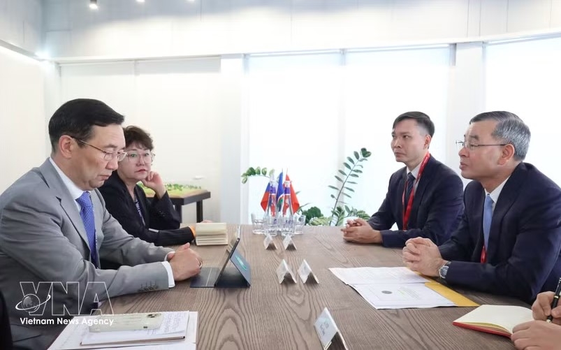 At the meeting between Minister of Finance Ngo Van Tuan and Aysen Sergeyevich Nikolayev, head of the Sakha Republic (Yakutia) of Russia on September 3 (Photo: VNA)
