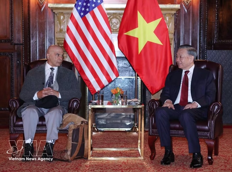 General Secretary of the Communist Party of Vietnam (CPV) Central Committee and President To Lam (R) and Communist Party USA Co-Chair Joe Sims (Photo: VNA)