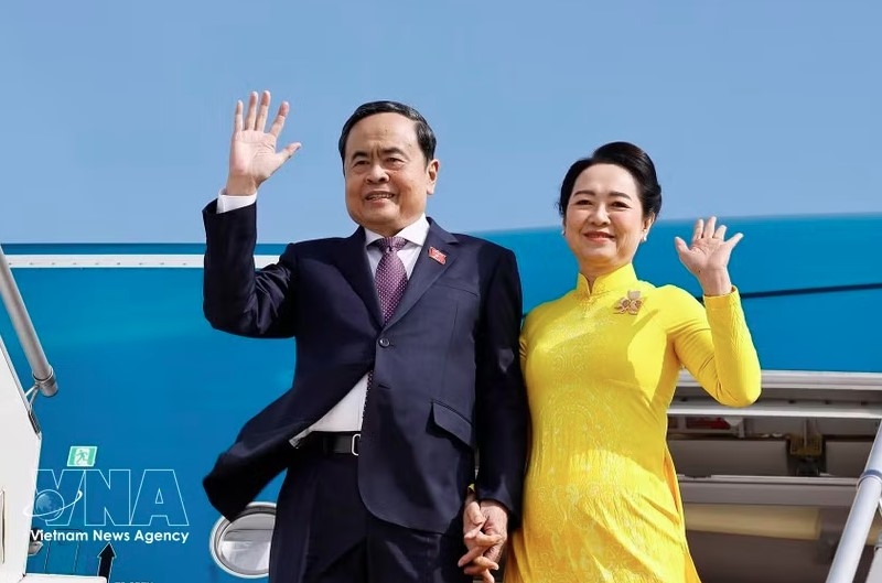 President of the National Assembly Tran Thanh Man and his spouse Nguyen Thi Thanh Nga leave Ulaanbaatar on September 11, concluding their official visit to Mongolia. (Photo: VNA)