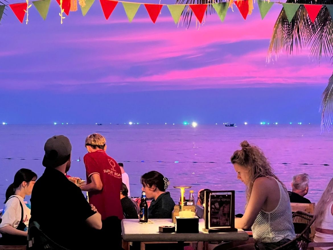 International visitors enjoy the sunset at Sunset Beach in Phu Quoc, one of the island’s popular leisure experiences