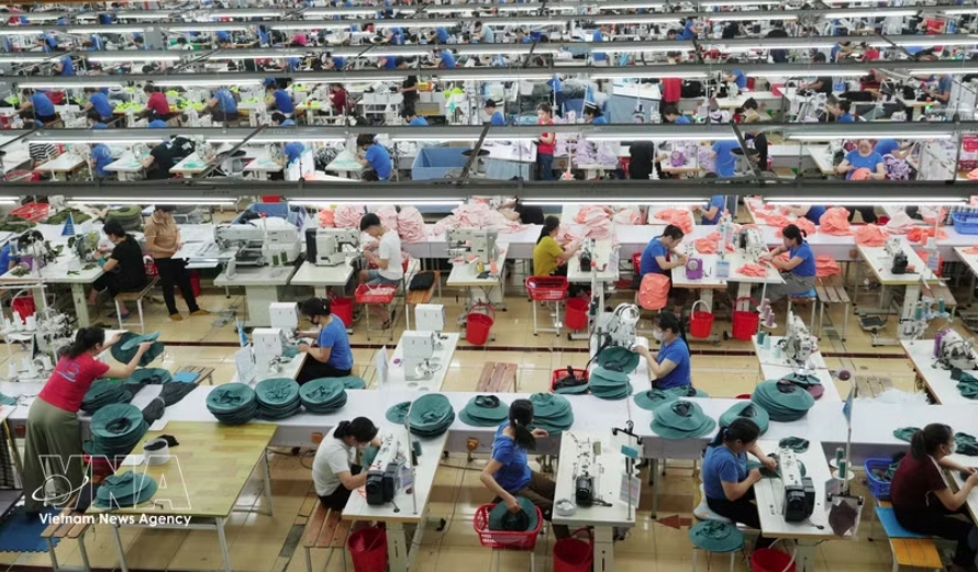 A section of the apparel production line at the TNG Song Cong Factory in Thai Nguyen province. (Photo: VNA)