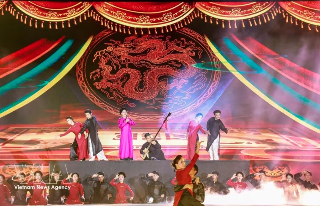 A performance at the opening ceremony of the second Thang Long – Hanoi Festival 2026, themed “Heritage Flow" (Photo: VNA)