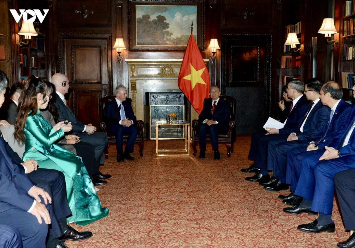 Meeting Dr. Brendan Nelson AO, president of Boeing Global, General Secretary and President To Lam speaks highly of more than three decades of cooperation between Boeing and Vietnam’s aviation sector.