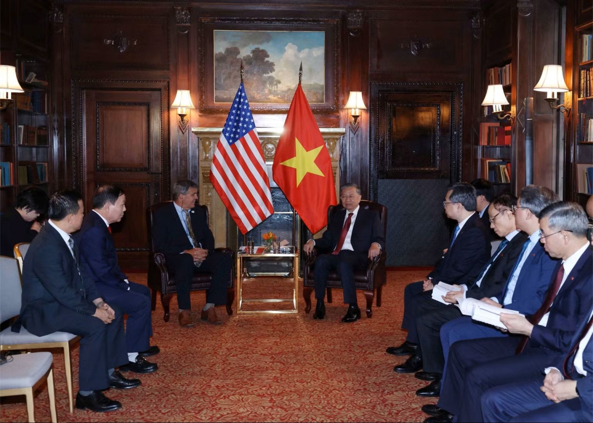 General Secretary of the Communist Party of Vietnam Central Committee and President To Lam receives USTDA Acting Director Thomas R. Hardy in New York on September 21 as part of his working trip to the United States for the 81st session of the United Nations General Assembly. (Photo: VNA)