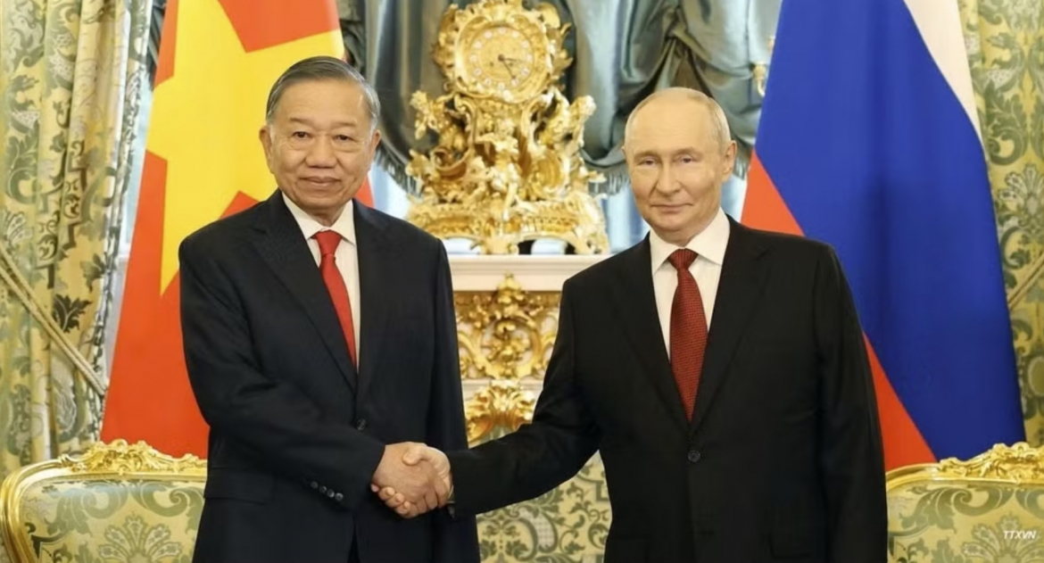 General Secretary of the Communist Party of Vietnam Central Committee and President To Lam and Russian President Vladimir Putin (Photo: VNA)