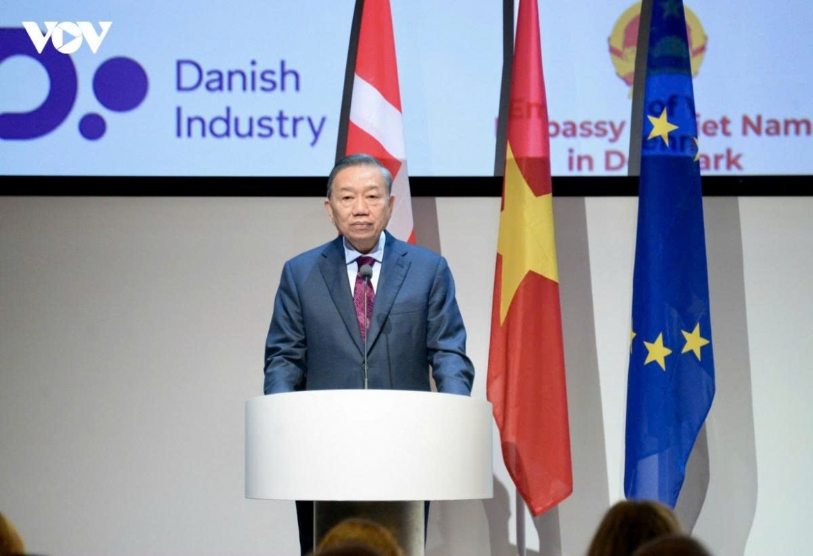 Addressing the forum, Party General Secretary and President To Lam asks Danish businesses to view Vietnam with a long-term vision, not merely as a manufacturing site and consumer market, but as a production hub, a logistics and innovation center, and a key link in global supply chains.
