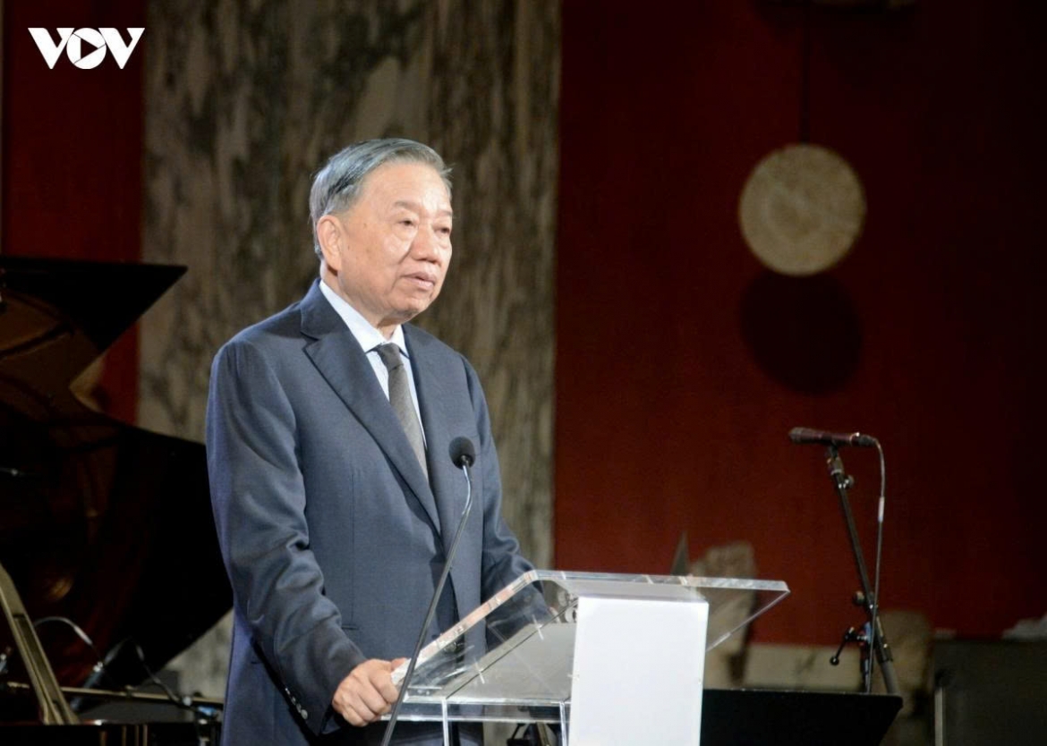 In a warm atmosphere of friendship, Party General Secretary and President To Lam thanks the Royal Family, Government, Parliament, and people of Denmark for their affection, cooperation, and positive contributions to bilateral relations over the past 55 years, while acknowledging the role of Danish enterprises and organizations in boosting sustainable development and bringing practical benefits to both nations' people.