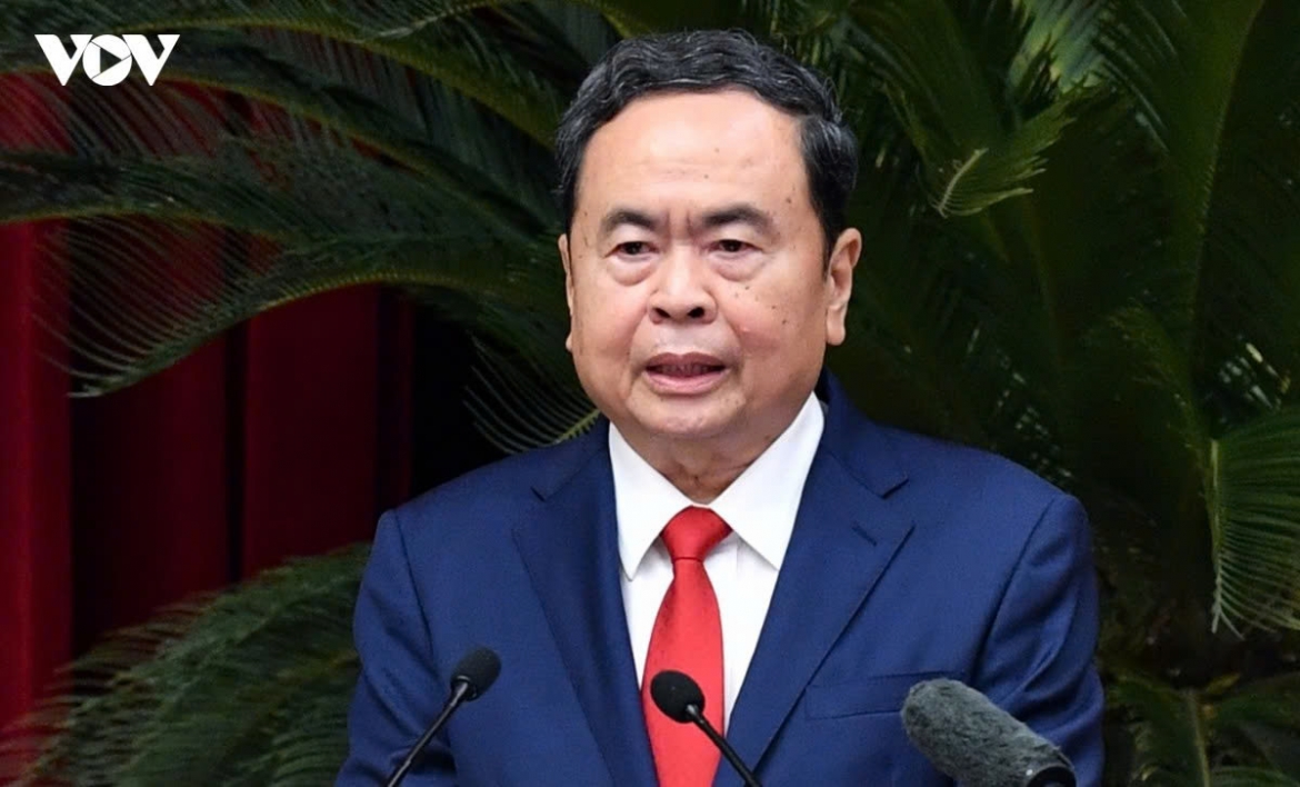 Politburo member and National Assembly President Tran Thanh Man chairs the opening session of the fourth plenum.