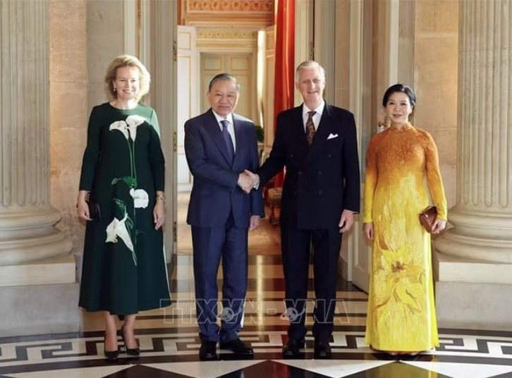 Party General Secretary and State President To Lam and his spouse Ngo Phuong Ly meet King Philippe and Queen Mathilde of Belgium. (Photo: VNA)