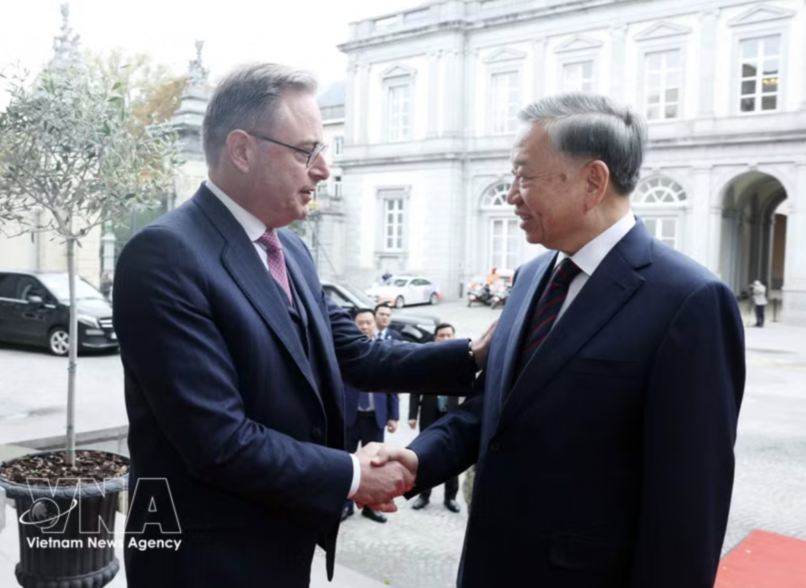 Belgian Prime Minister Bart De Wever welcomes General Secretary of the Communist Party of Vietnam Central Committee and President To Lam. (Photo: VNA)