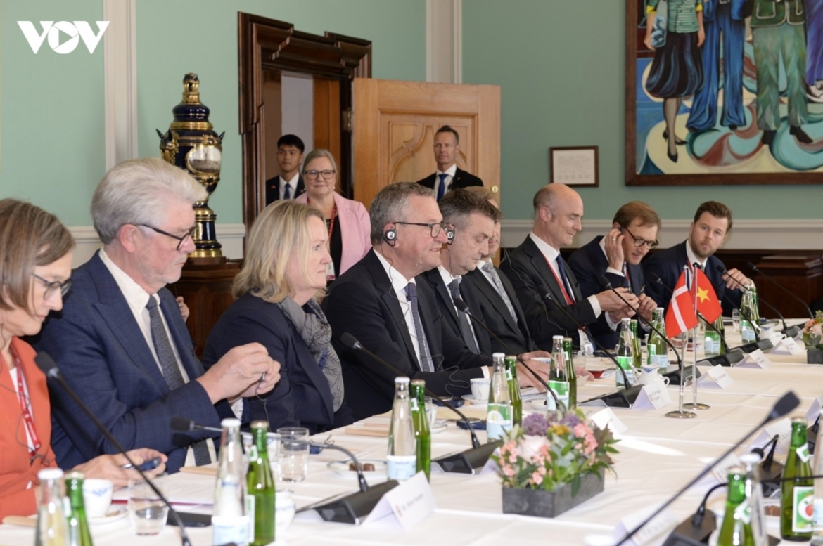 Speaker of the Danish Parliament Henrik Frandsen speaks at the meeting.