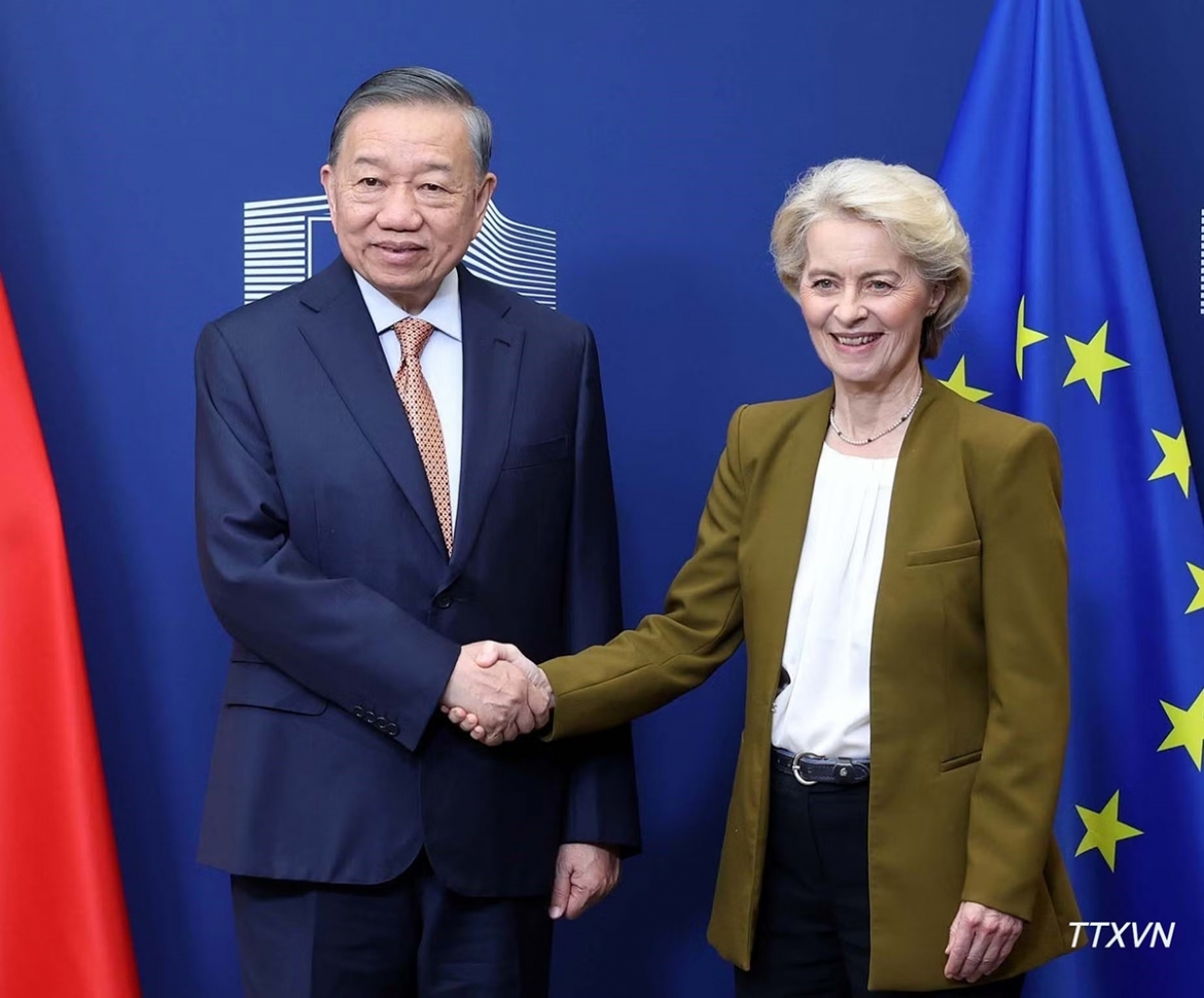 General Secretary of the Communist Party of Vietnam and State President To Lam (L) meets with European Commission President Ursula von der Leyen in Brussels on October 22, 2026, as part of his official visit to the EU. (Photo: VNA)