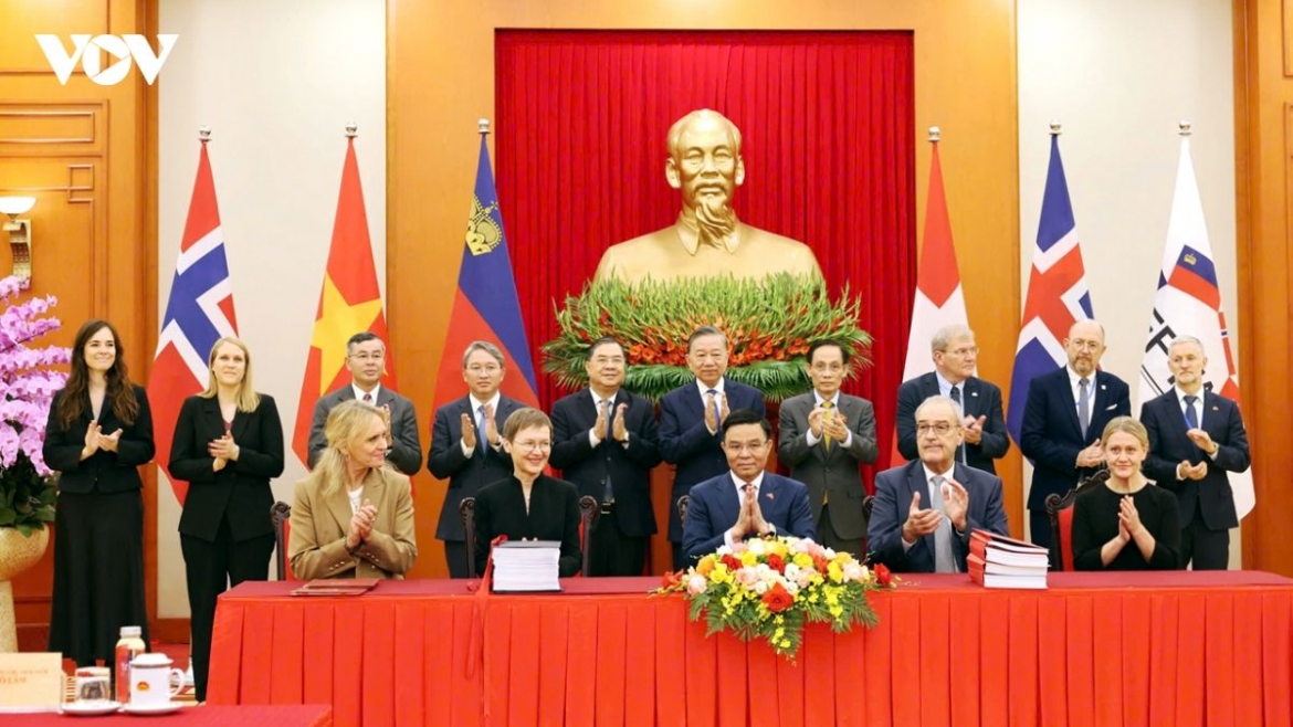 Vietnam and the four member states of the European Free Trade Association (EFTA) - Switzerland, Norway, Iceland and Liechtenstein - sign a free trade agreement in Hanoi on October 18, 2026