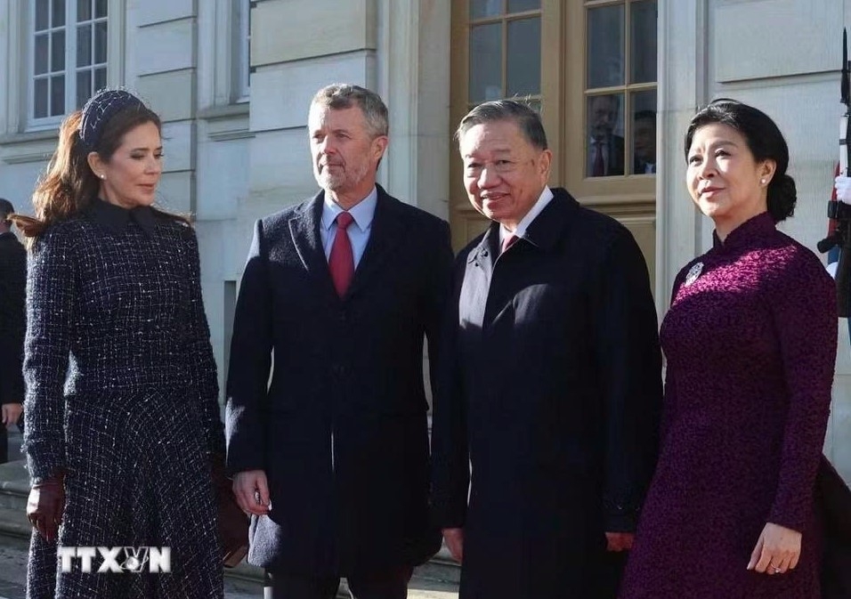 General Secretary of the Communist Party of Vietnam (CPV) Central Committee and President To Lam and his spouse Ngo Phuong Ly  alongside King Frederik X and Queen Mary of Denmark. (Photo: VNA)